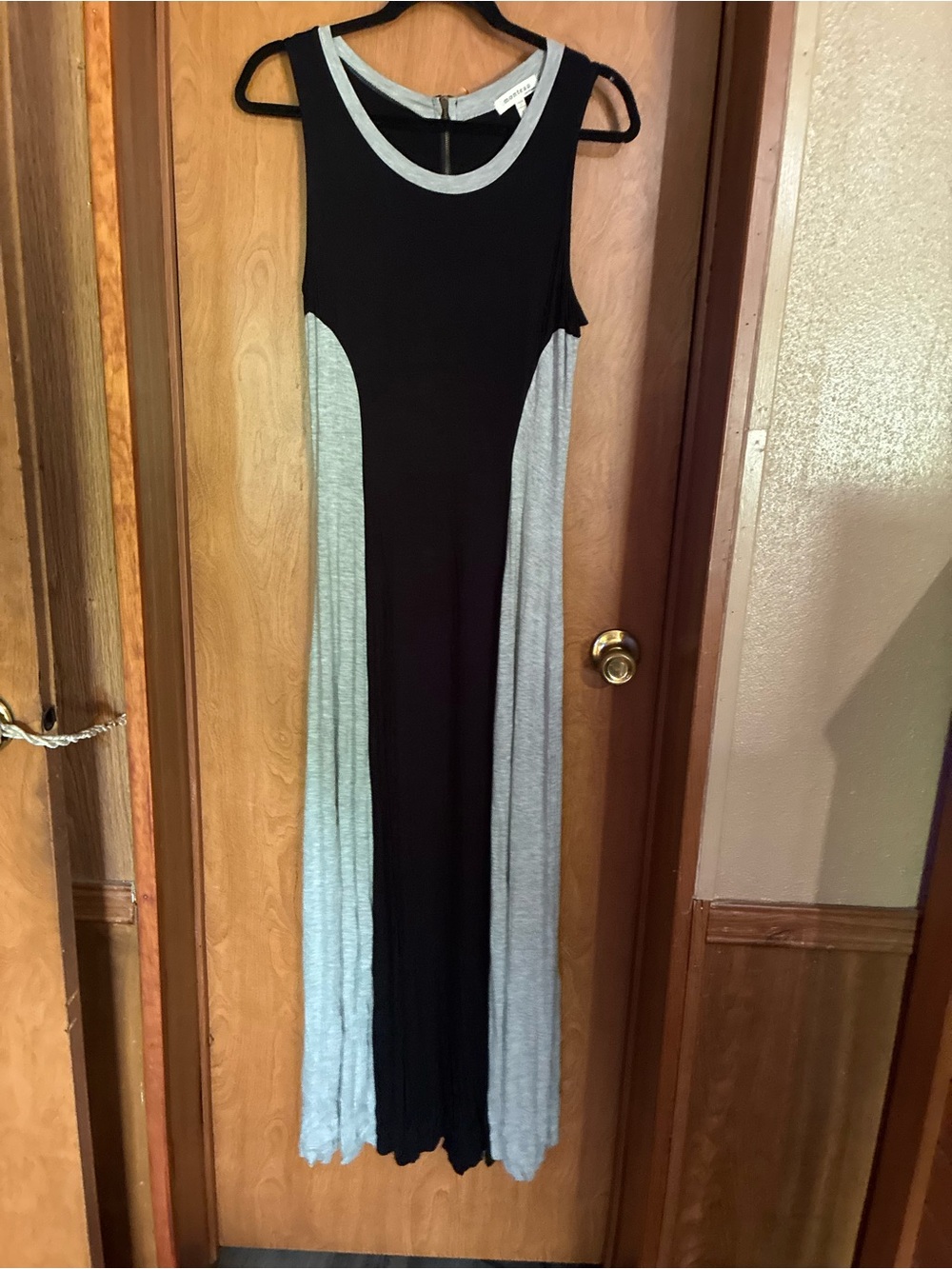 Monteau Black and Gray Sleeveless Maxi Dress Size Large